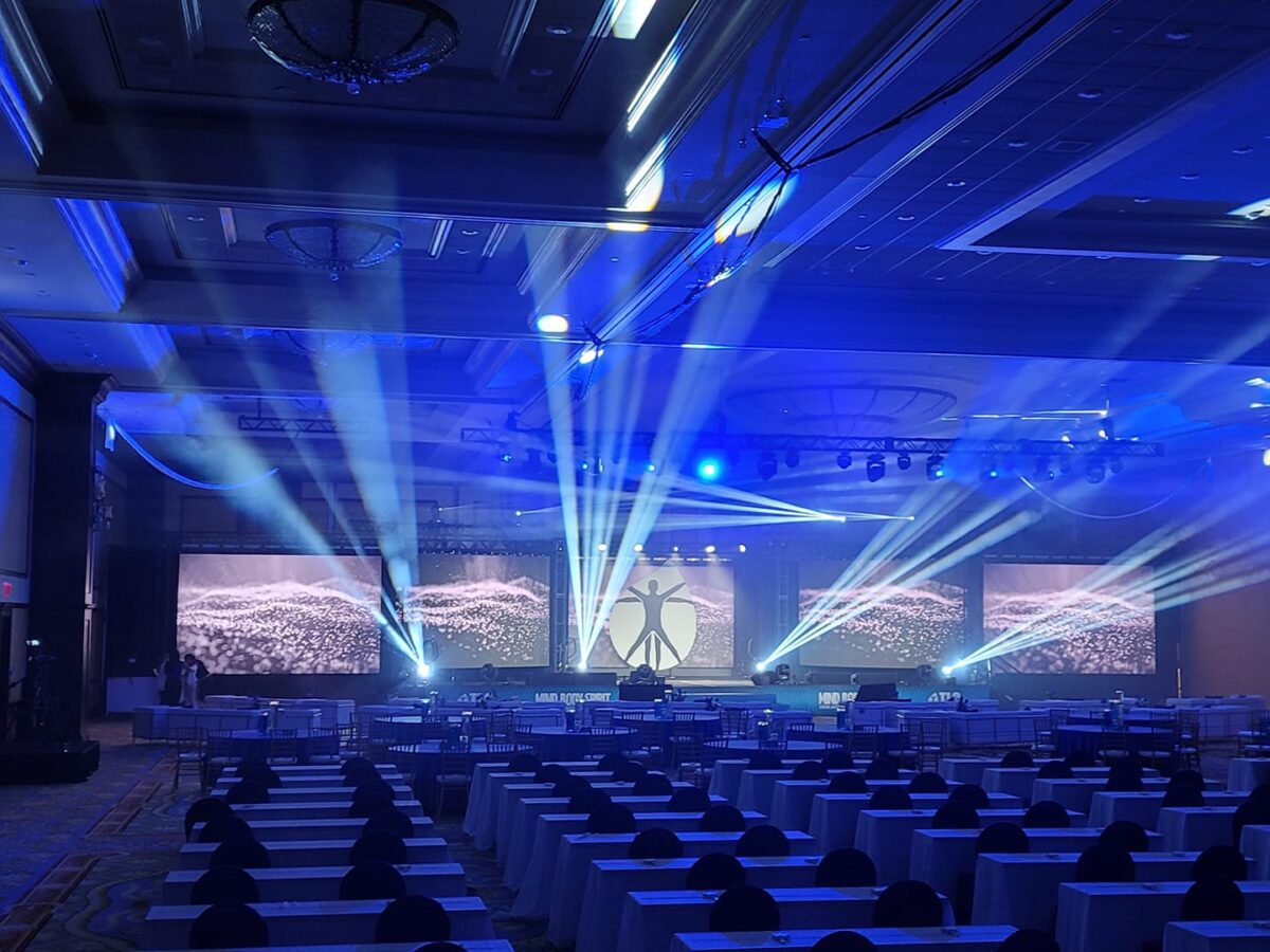 LED wall with lighting