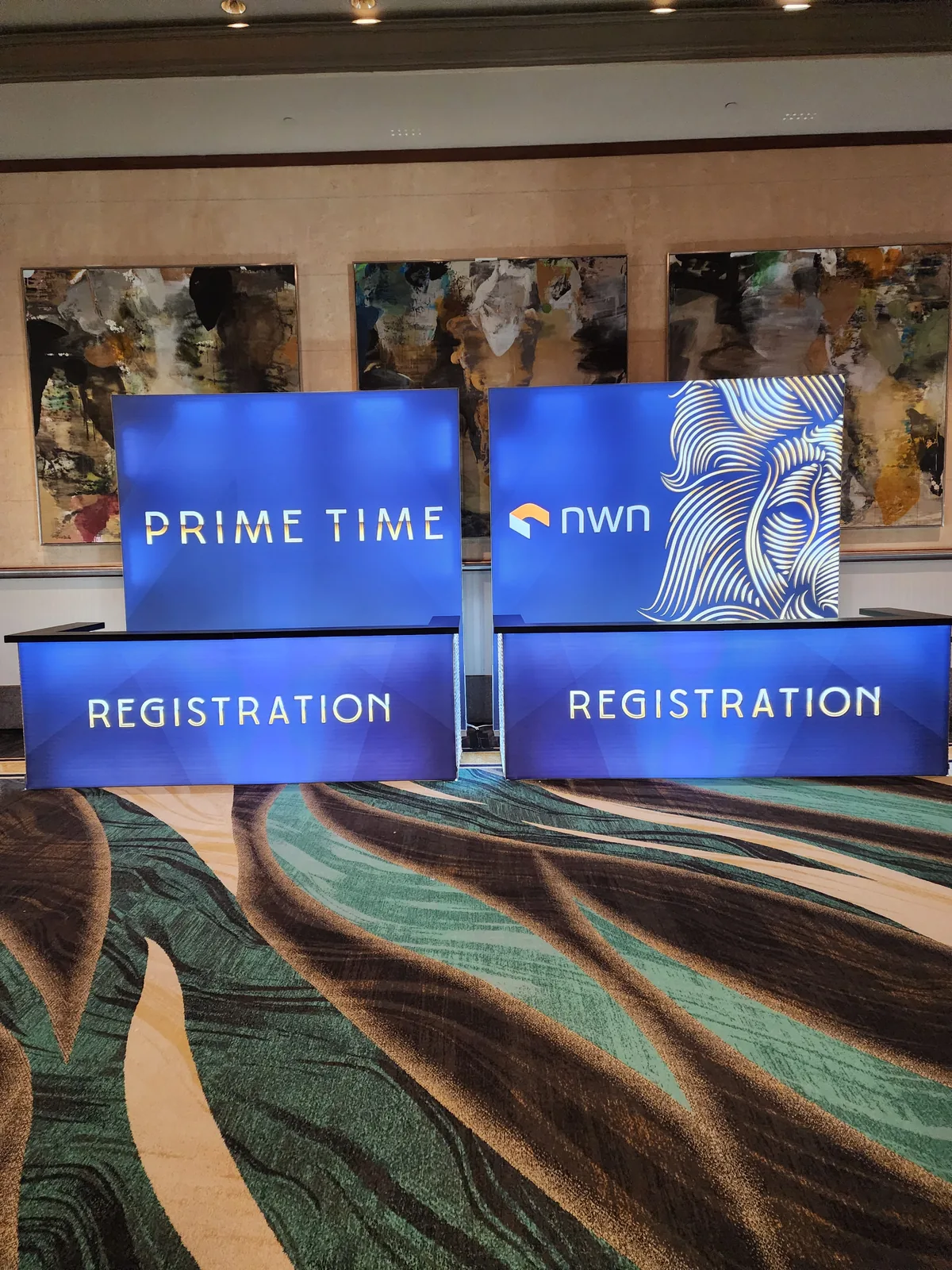 Reg Desk & 10x10 Lightbox