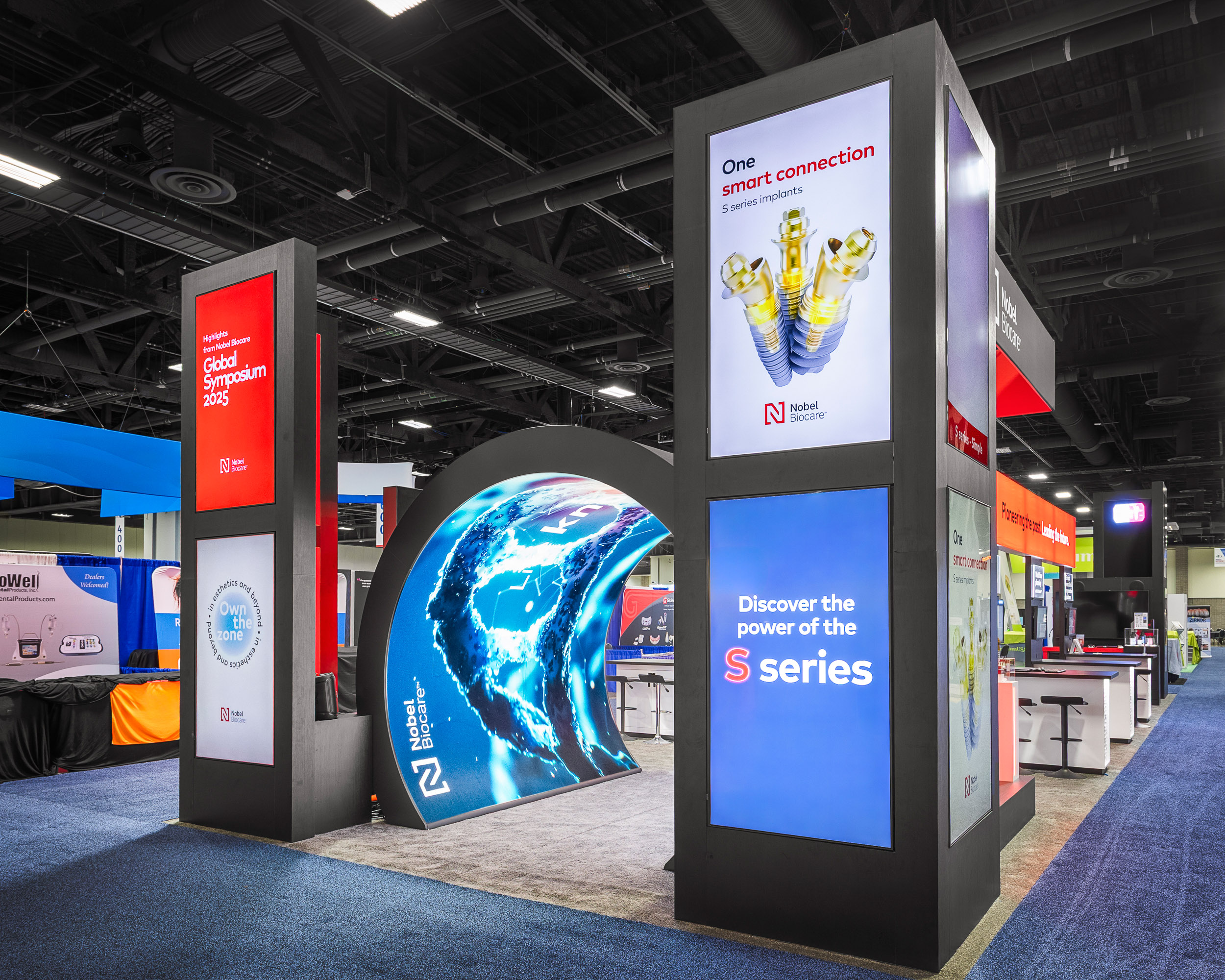 Large-Scale Exhibit at Medical Trade Show
